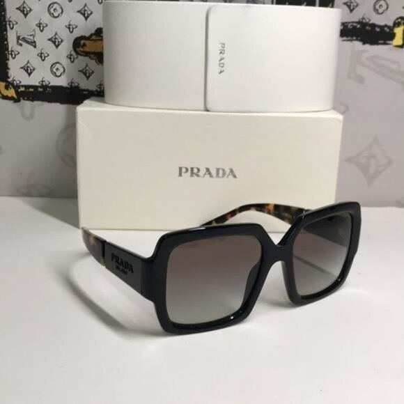 New Authentic Prada Black Square Sunglasses SPR 21x 1AB-0A7 - Picture 7 of 14